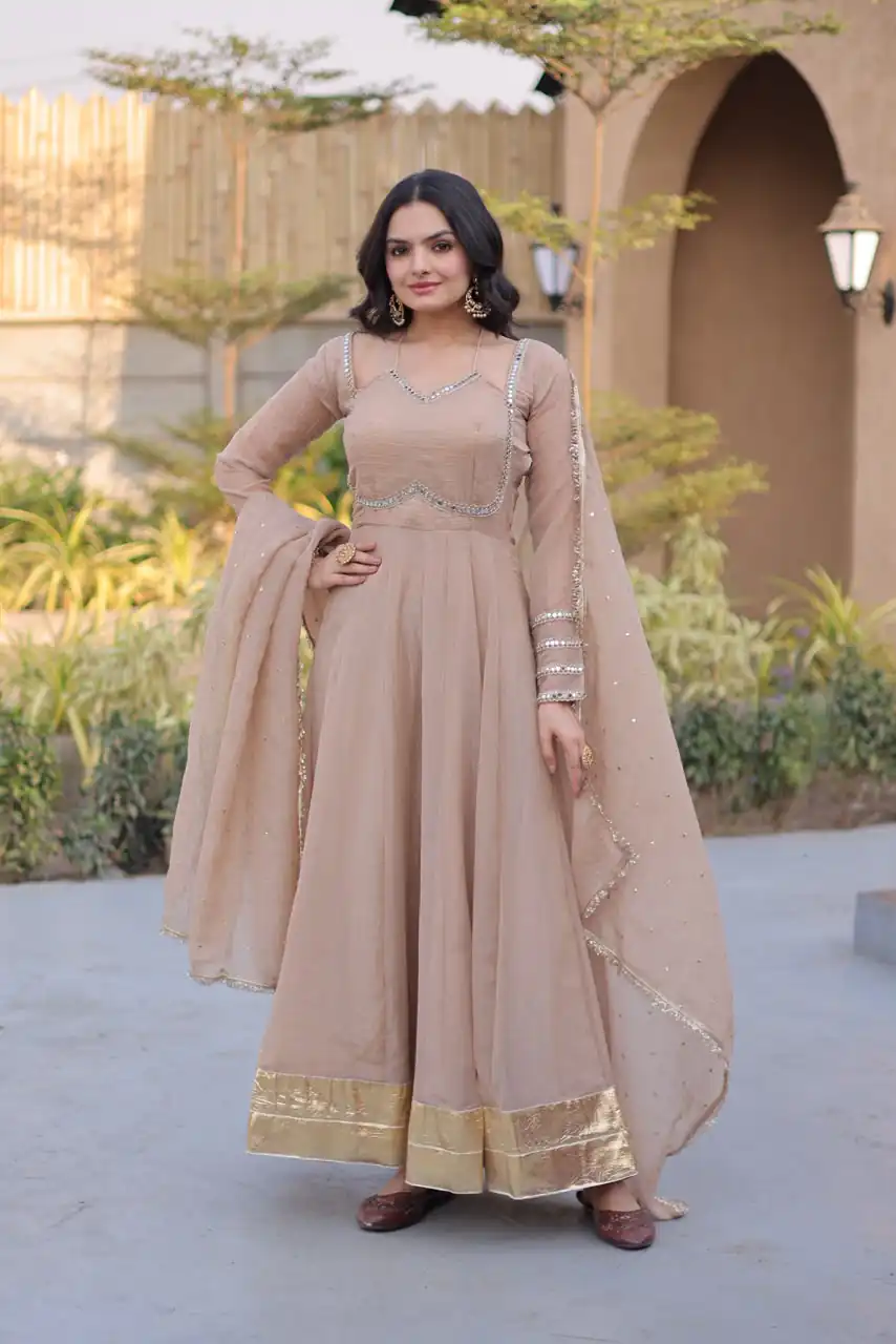 Pretty Cream Silver Crunchy Mirror Lace Work Gown - Image 4
