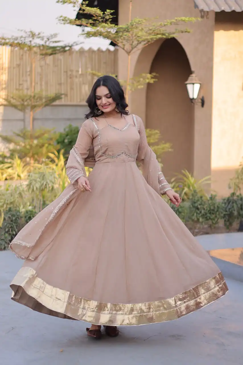 Pretty Cream Silver Crunchy Mirror Lace Work Gown - Image 3