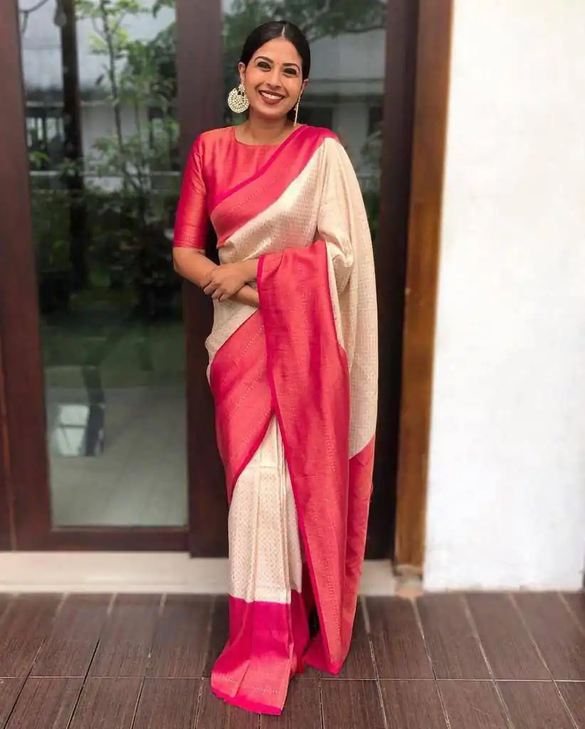 Shiny Off White Lichi Silk Jacquard Border Work Saree
