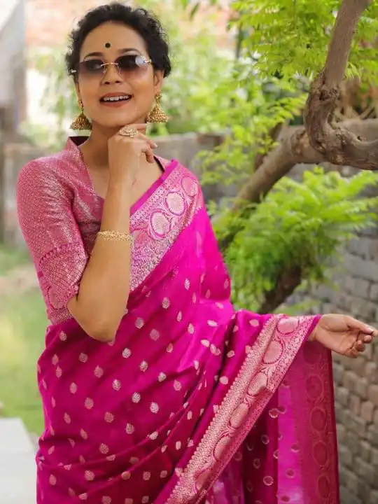 Shiny Pink Soft Lichi Silk Jacquard Lace Work Saree - Image 3