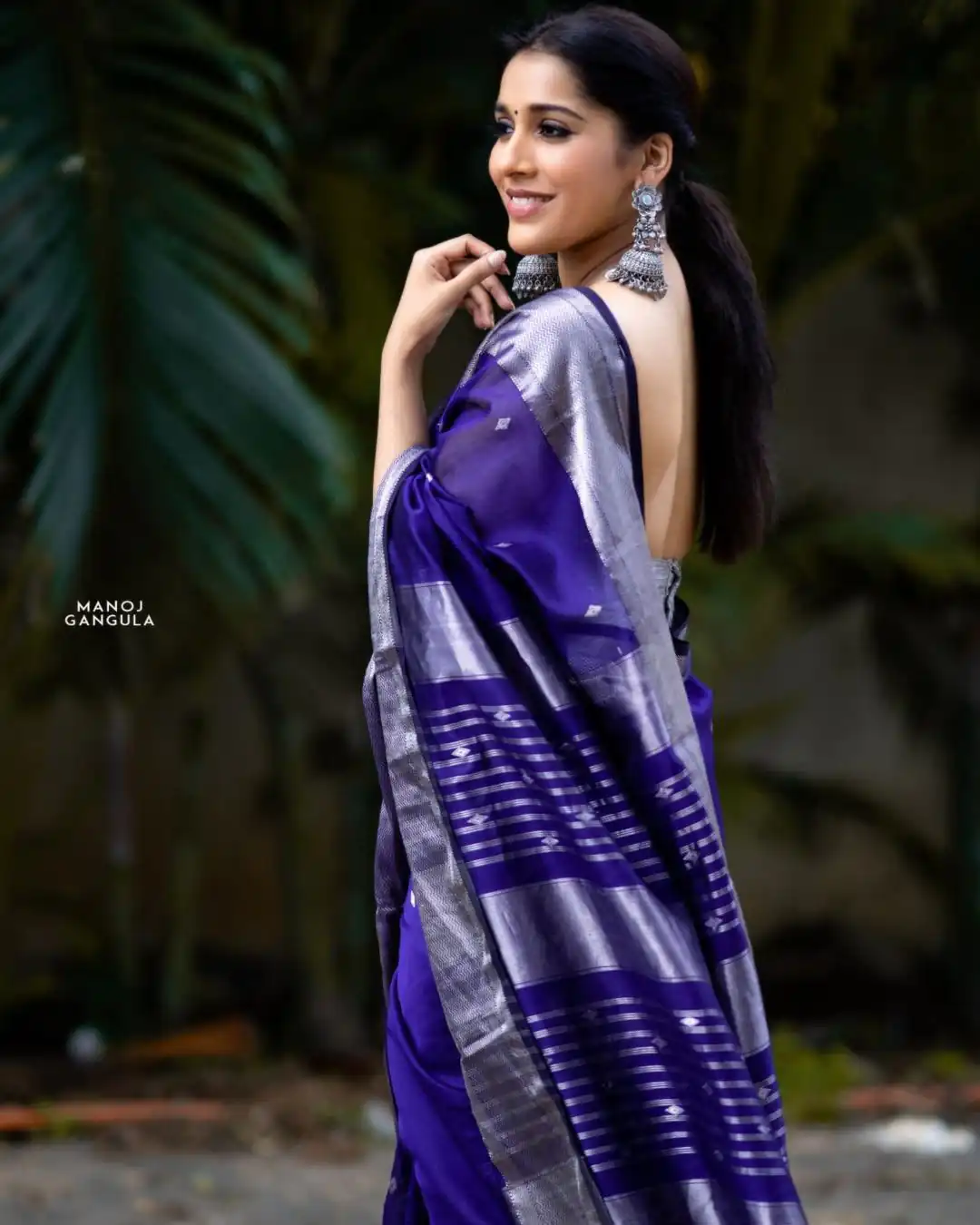 Fancy Royal Blue Soft Lichi Silk Lace Work Saree - Image 3
