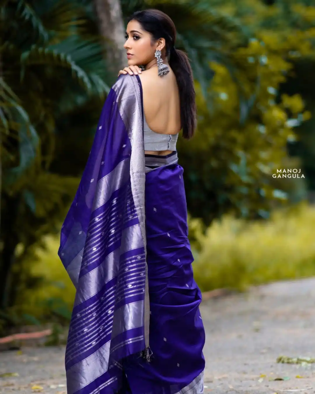 Fancy Royal Blue Soft Lichi Silk Lace Work Saree - Image 4