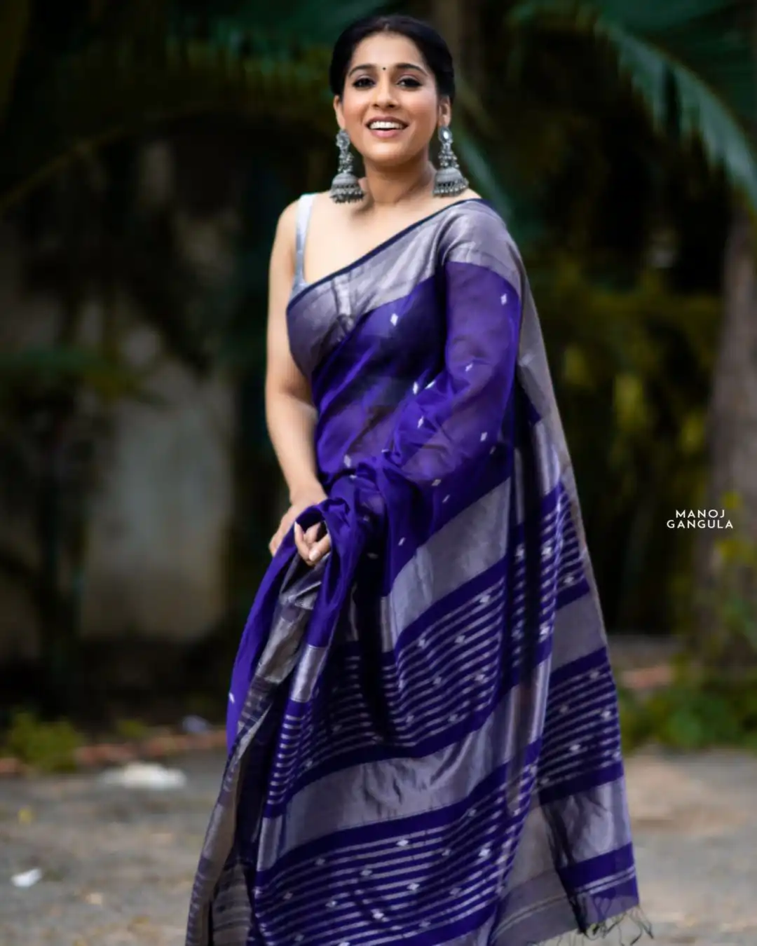 Fancy Royal Blue Soft Lichi Silk Lace Work Saree - Image 7