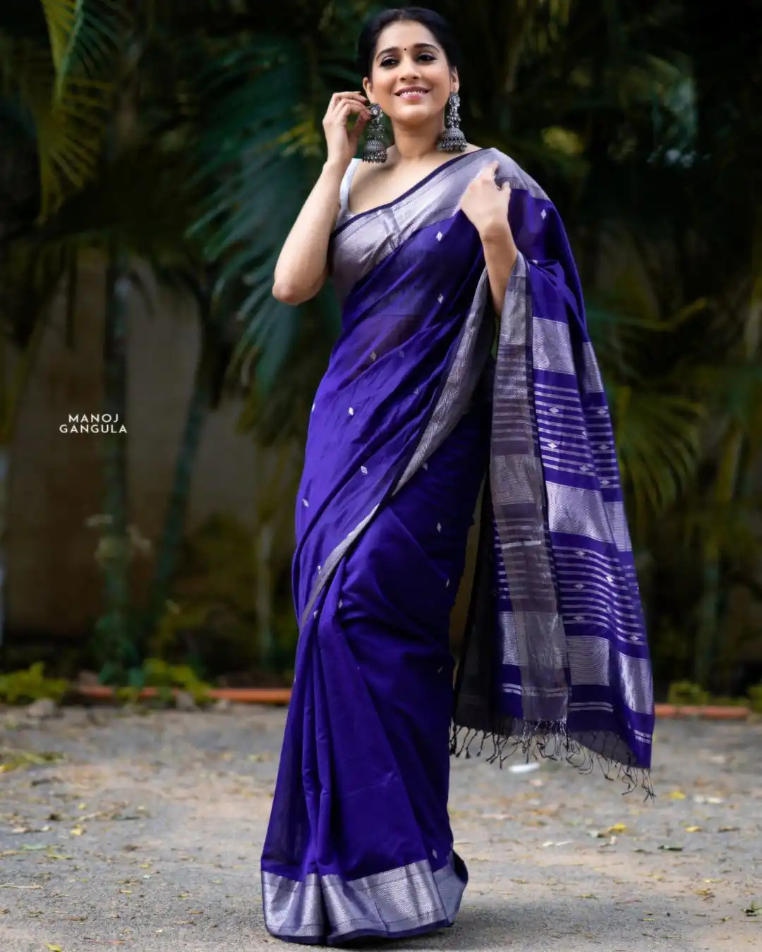 Fancy Royal Blue Soft Lichi Silk Lace Work Saree - Image 8