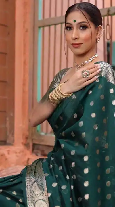 KP 7000 Green Soft Lichi Silk Cloth Saree Perfect for Wedding, Party, Family Gatherings, Sangeet, Ethnic Day – . Festive Deal ₹1549. Delivery 4-6 Working | Designer Sarees, Modern Digital sarees, Sarees, Bollywood Sarees, Creative Sarees, Embroidered Sarees, Ethnic Saree, Party Wear Sarees