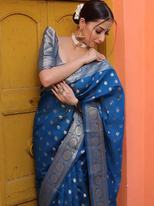 KP 7000 Navy Blue Soft Lichi Silk Cloth Saree Perfect for Wedding, Party, Family Gatherings, Sangeet, Ethnic Day – Festive Deal ₹1549. Delivery 4-6 Working | Designer Sarees, Modern Digital sarees, Sarees, Bollywood Sarees, Creative Sarees, Embroidered Sarees, Ethnic Saree, Party Wear Sarees