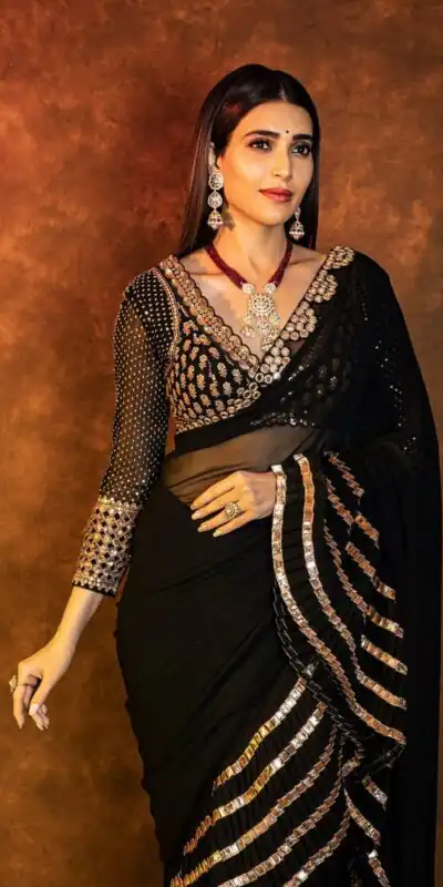 DF 3471 Black Perfect for Wedding, Party, Raksha Bandhan, Ethnic Day, Bridal Wear – Cream Faux Georgette Saree. Now at just ₹2099. Delivery 4-6 Working Day | Designer Sarees, Modern Digital sarees, Sarees, Bollywood Sarees, Creative Sarees, Embroidered Sarees, Ethnic Saree, Party Wear Sarees