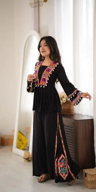 SP 93 Black Rayon Salwar Suit with Embroidery Work & Thread Embroidery. Best Price ₹2149. Delivery 4-6 Working Days. Shop now. | Jump Suits, Salwar suit, Casual Suits, Creative suits, Designer Suits, Palazzo Suits, Party Wear Suits, Patiala Suits, Straight Suits