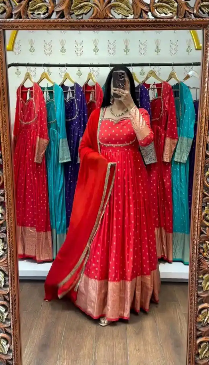 Fancy Red Jacquard Wiving Embroidery Zari Work Gown - Image 3