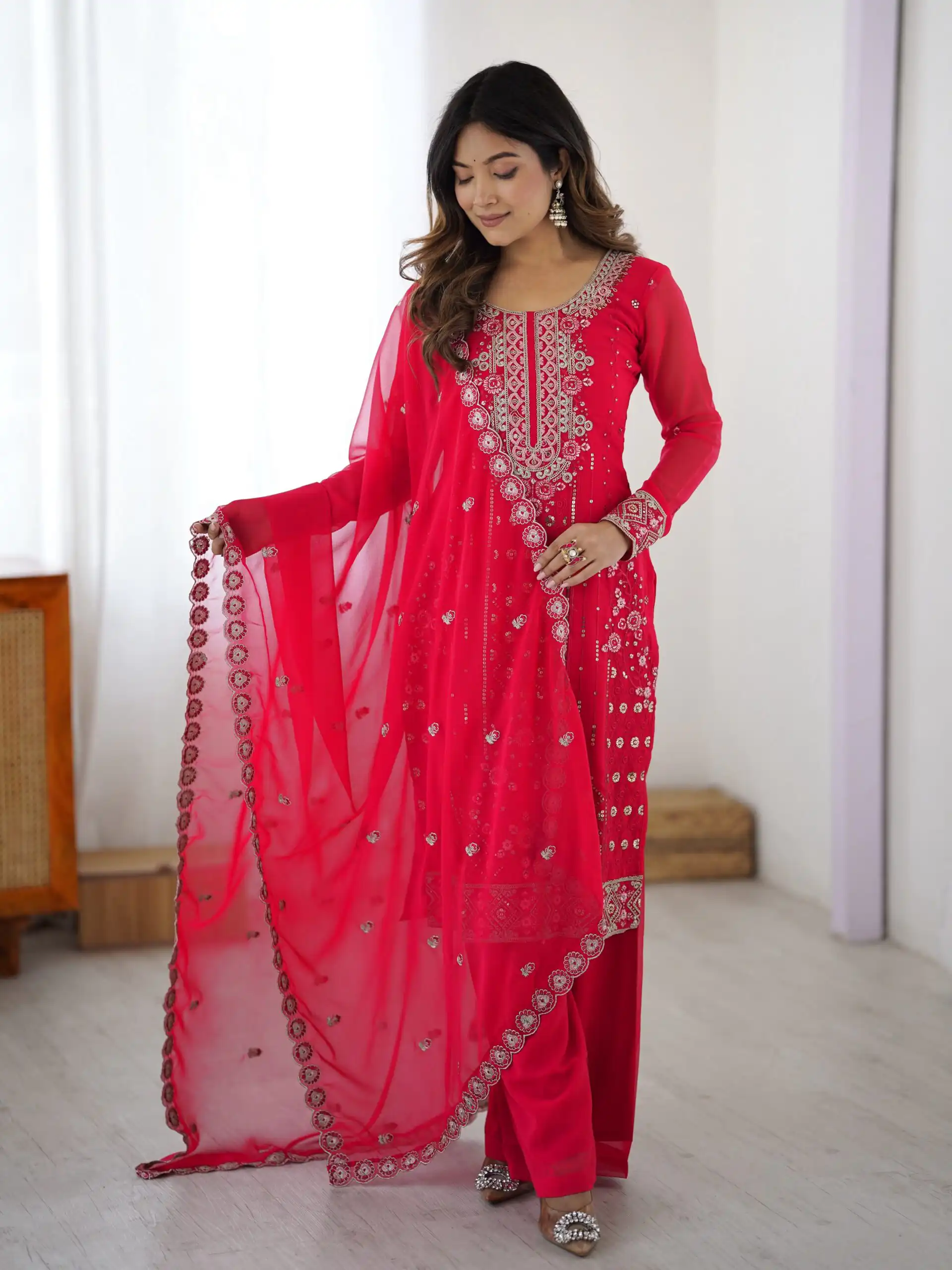 Perfect Pink Faux Georgette Thread Work Salwar Suit - Image 2