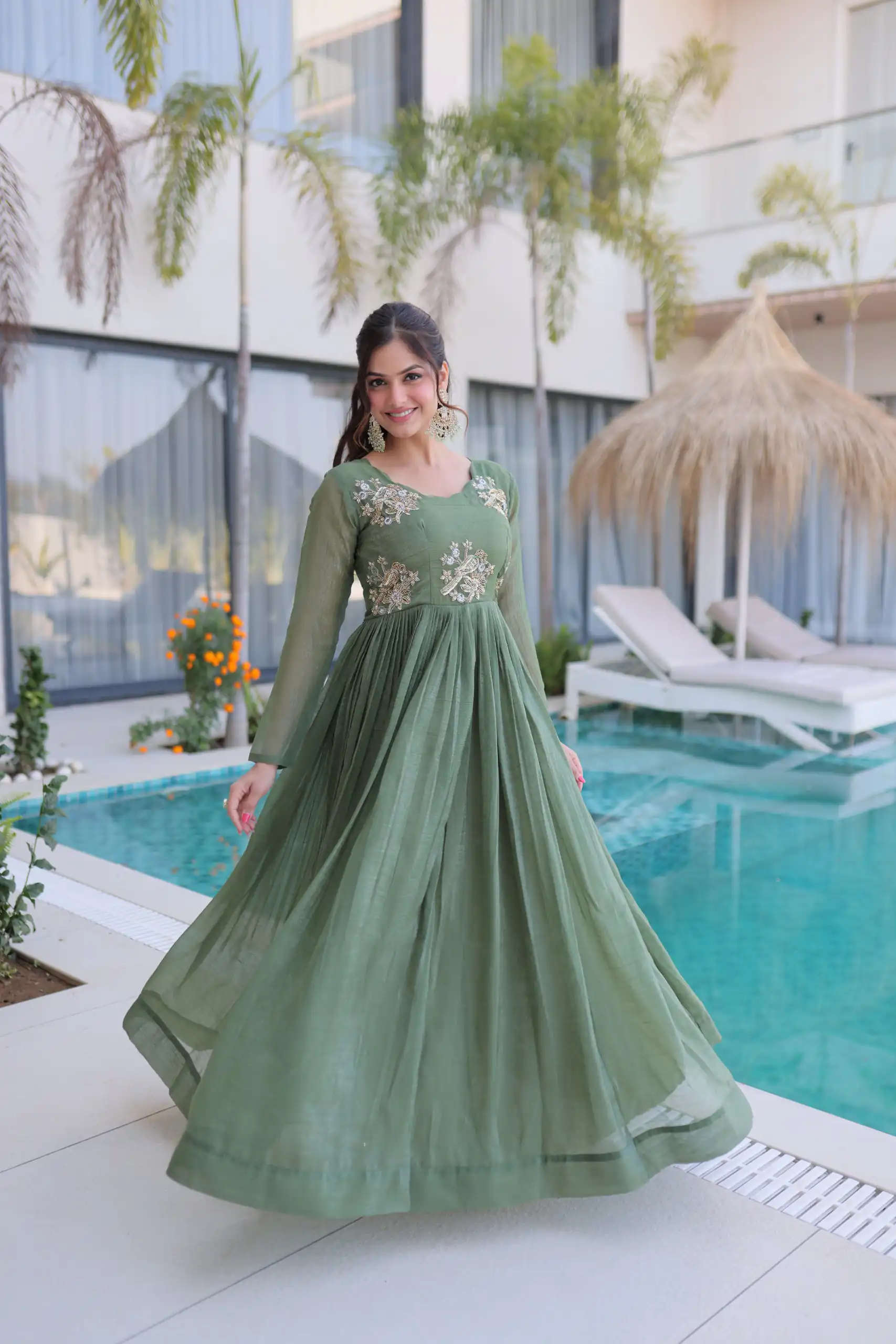 Pretty Pista Silver Crunchy Beads Work Gown - Image 4