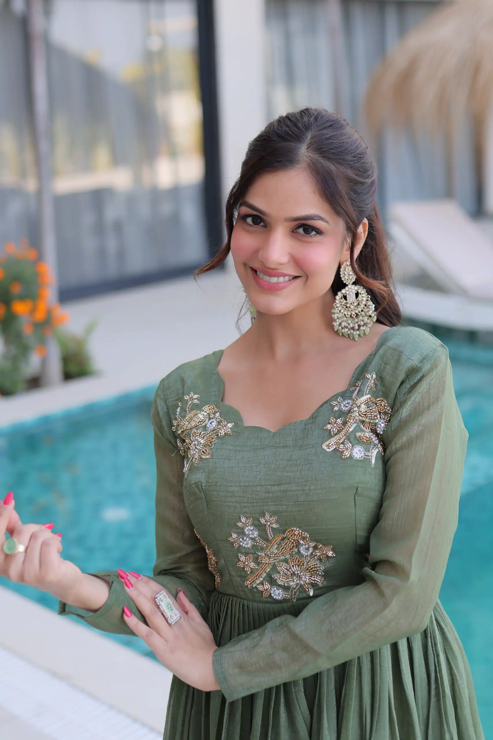 Pretty Pista Silver Crunchy Beads Work Gown - Image 2