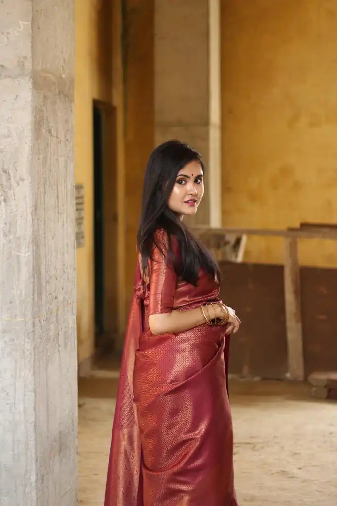 Simple Maroon Soft Lichi Silk Rich Pallu Saree - Image 4