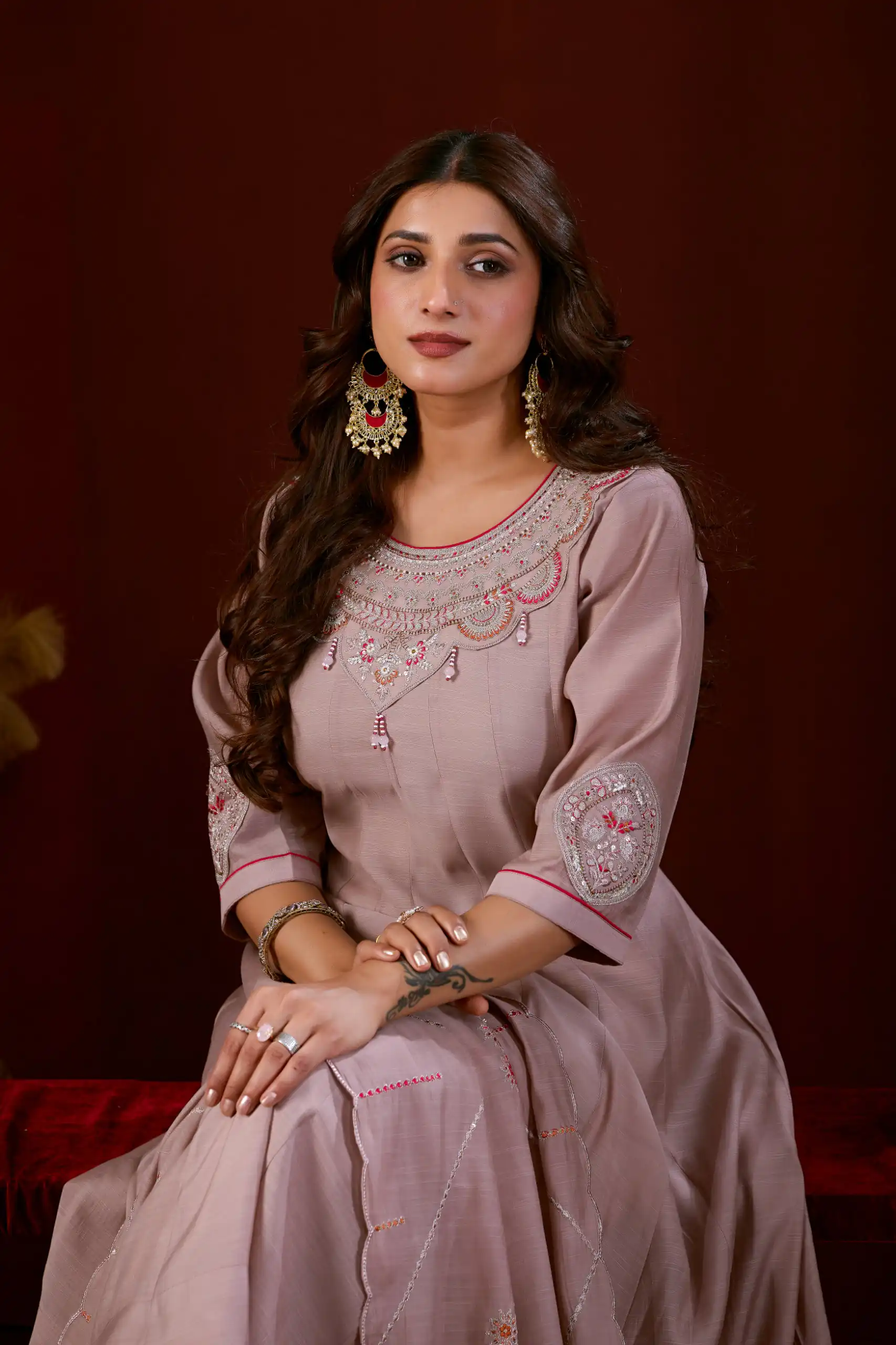 Super Pink Mul Slub Thread Work Salwar Suit - Image 3