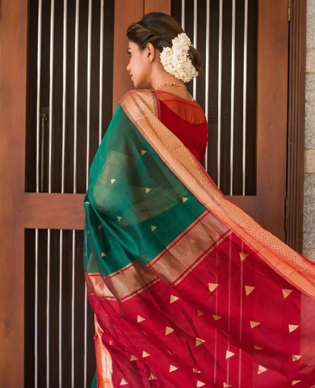 Nice-Looking Green Color Soft Banarasi Lichi Silk Saree - Image 3