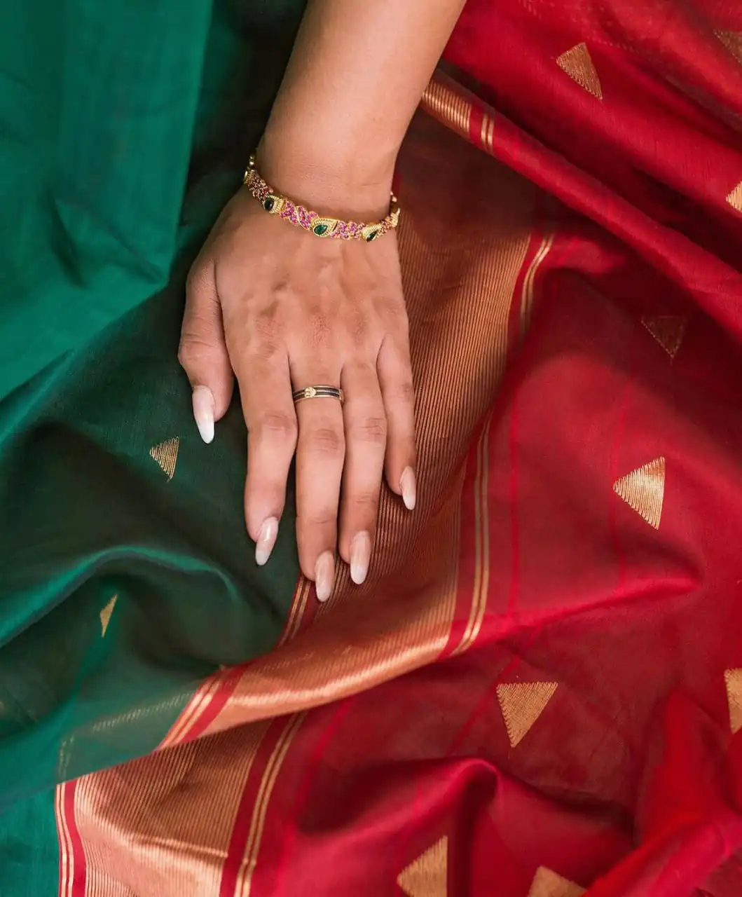 Nice-Looking Green Color Soft Banarasi Lichi Silk Saree - Image 8