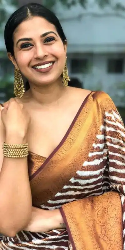 KP 4072 Dark Brown Color Lichi Silk Jacquard Work Fancy Saree Casual, Party Wear, Wedding, Events Etc. Expected Delivery 4-6 Working Days @1499/- | Sarees, Bollywood Sarees, Creative Sarees, Designer Sarees, Embroidered Sarees, Ethnic Saree, Modern Digital sarees, Party Wear Sarees