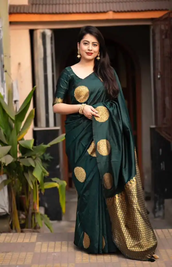Classic Bottle Green Color Soft Lichi Silk Cloth Rich Pallu Saree