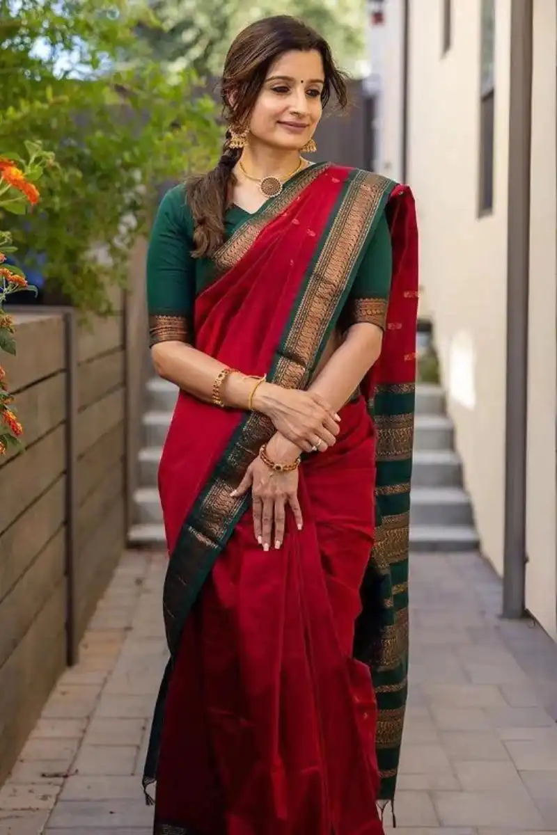 Red Soft Silk Saree with Pallu Work - Image 4