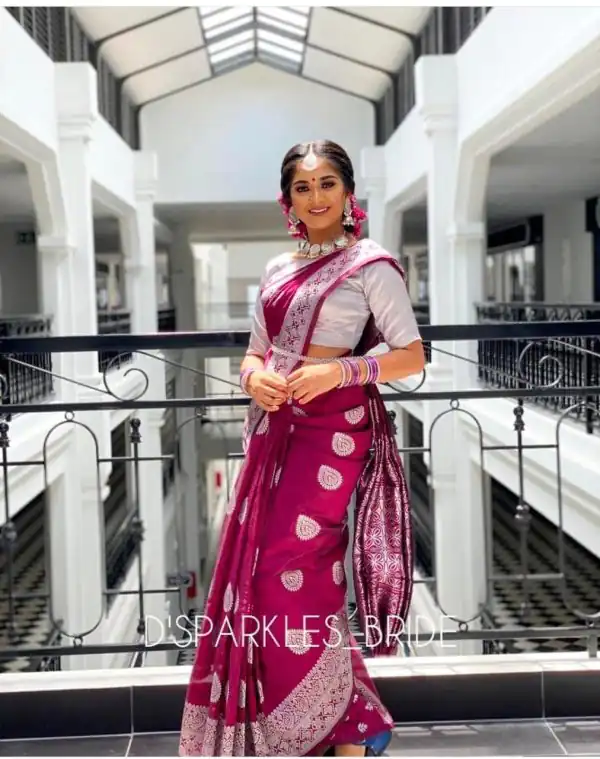 Fashionable Red Color Soft Lichi Silk Beautiful Rich Pallu Saree