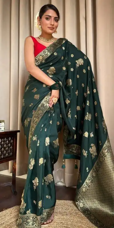 Graceful Green Banarasi Soft Silk Extra Ordinary Design Saree