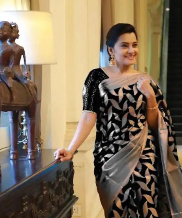 Glamorous BlackColor Soft Lichi Silk Cloth Jacquard All Over Saree