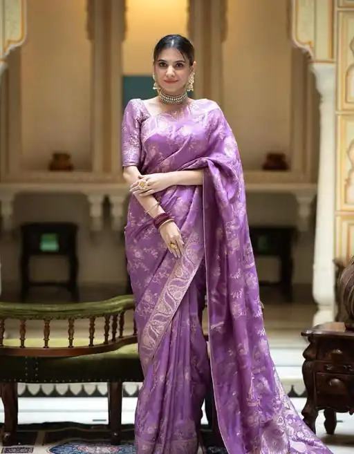 Splendorous Light Purple Soft Lichi Silk Jacquard All Over Saree - Image 3
