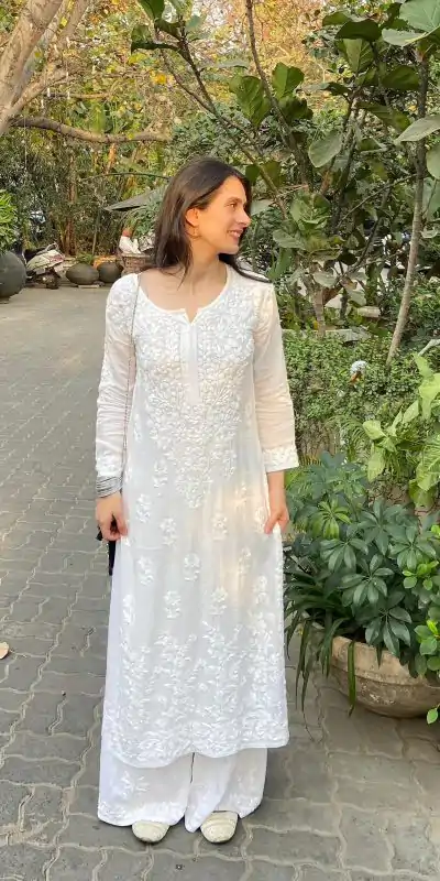 Glamorous White Color Maslin Thread Embroidery Salwar Suit