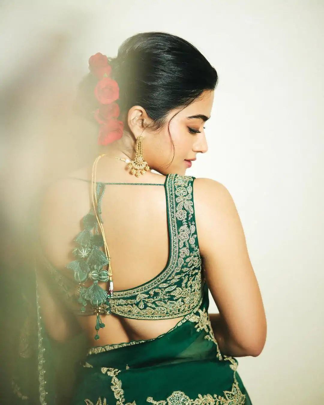 Rashmika mandanna Green Organza Silk Embroidered Saree - Image 3