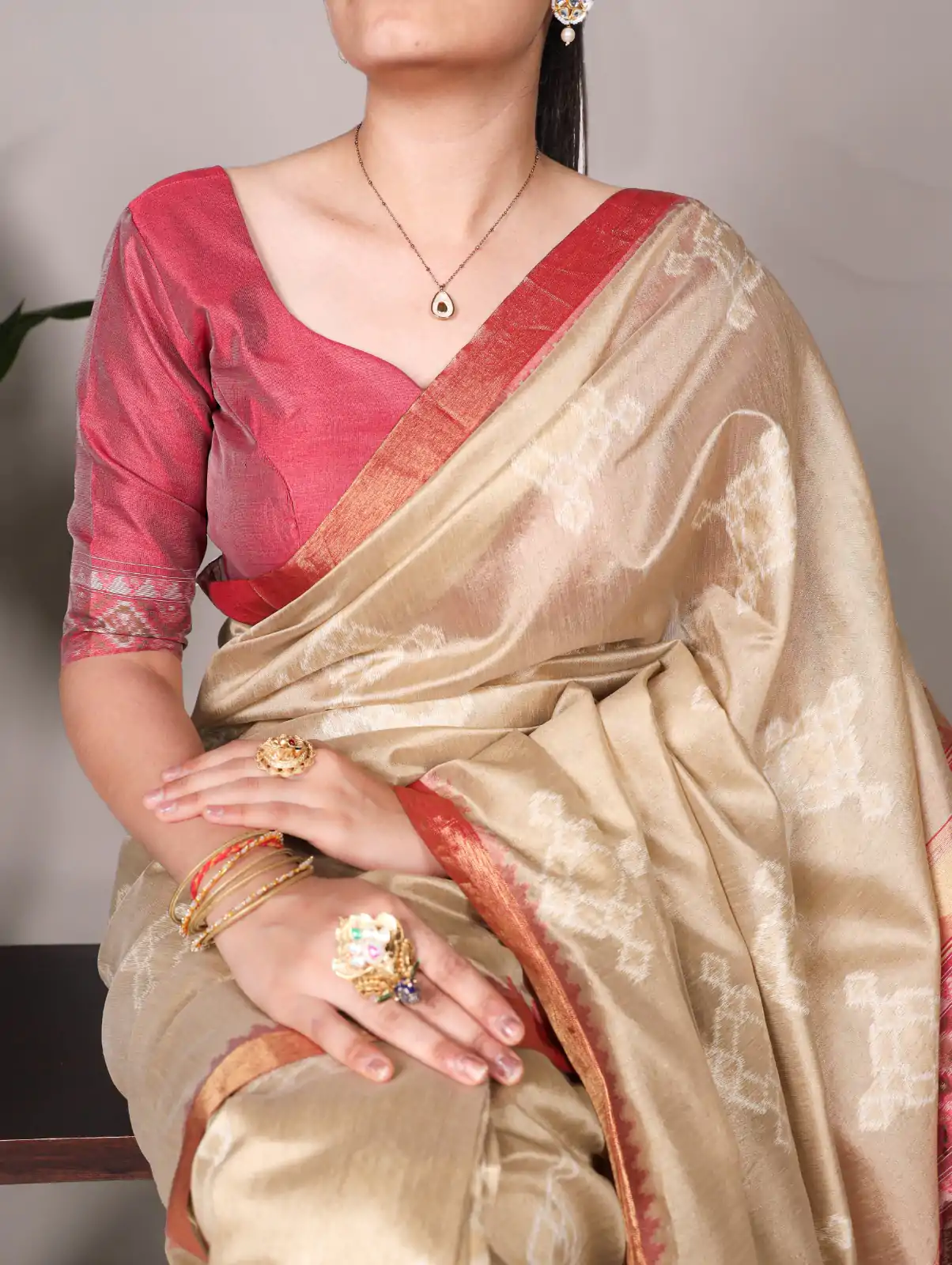 Cream Jacquard Weaving Saree - Image 2