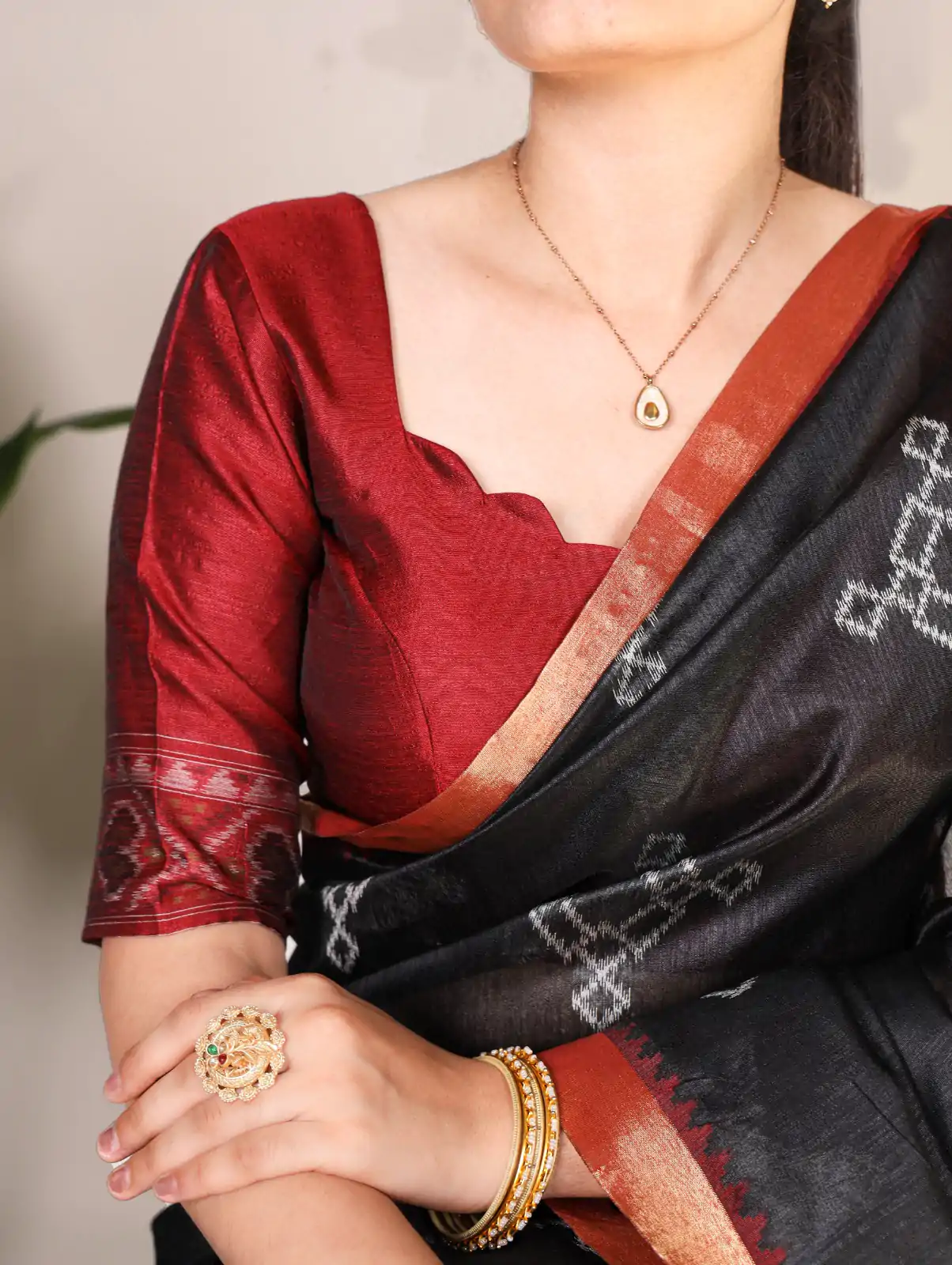 black Jacquard Weaving Saree - Image 3