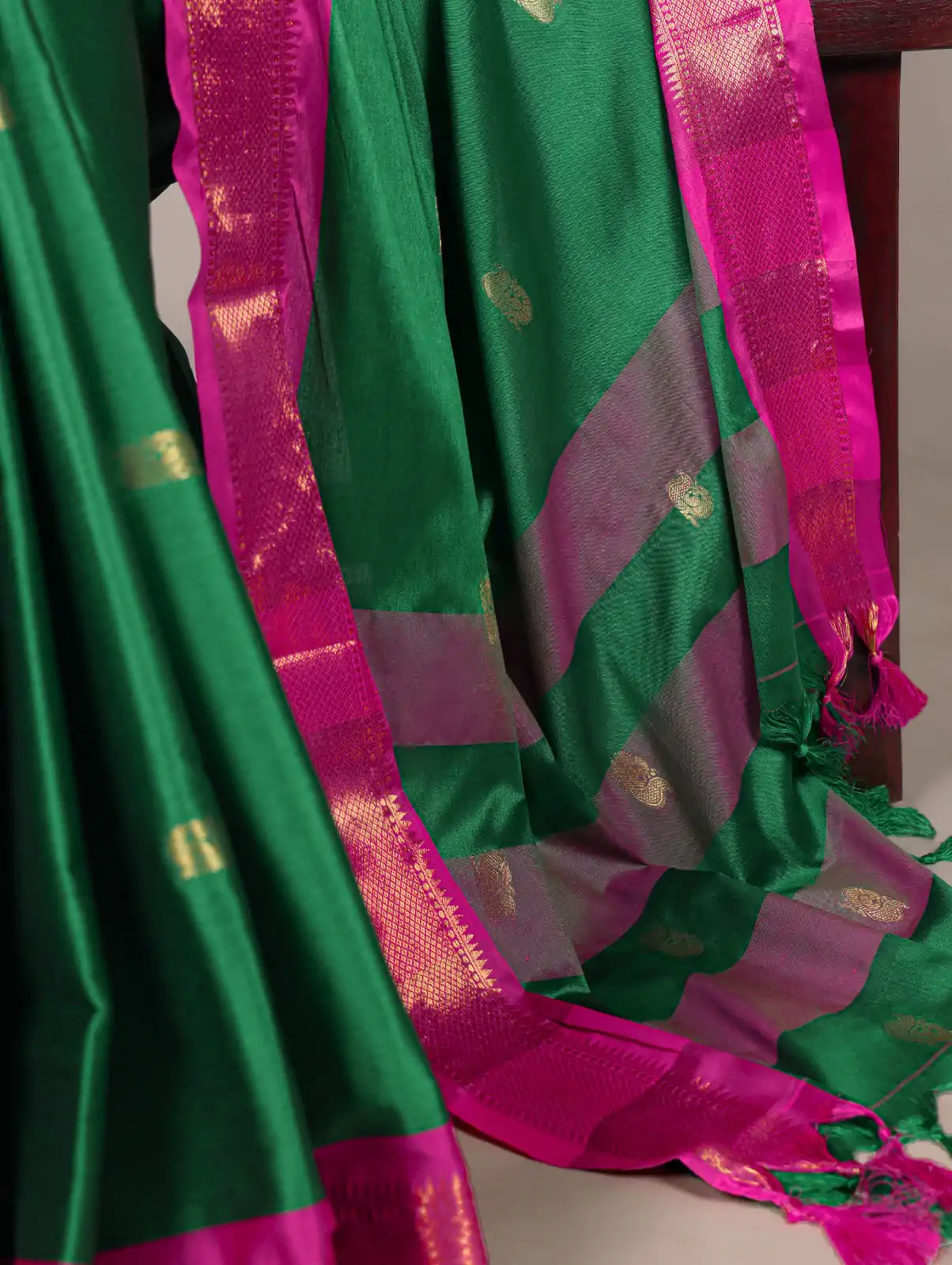 Green Cotton Paithani Saree - Image 4