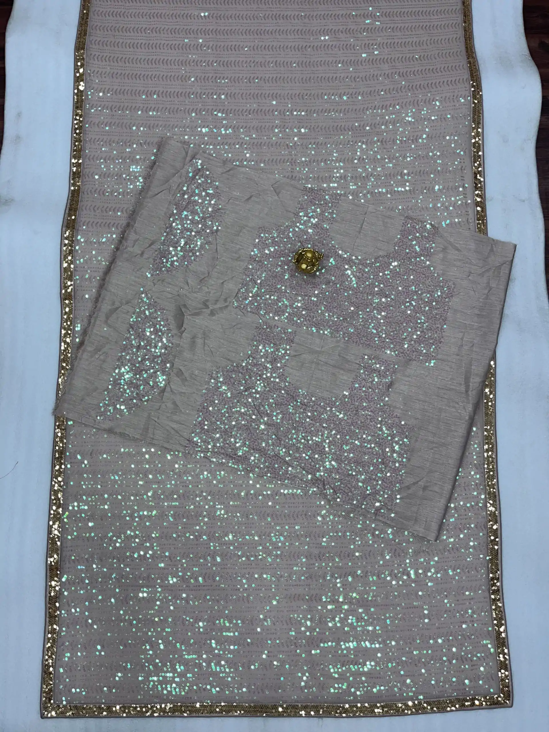 Grey Georgette Rainbow Sequins Saree - Image 4