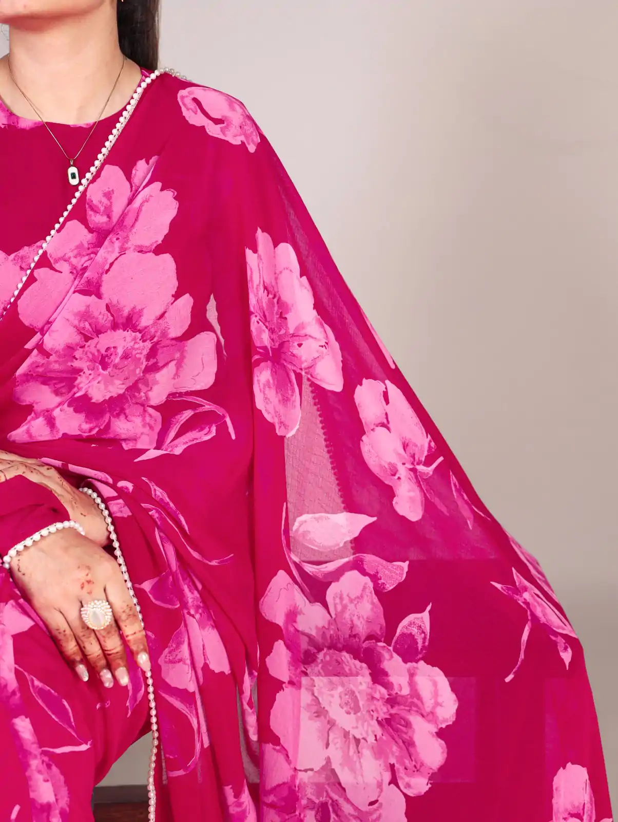 Pink Chiffon Printed Saree - Image 3