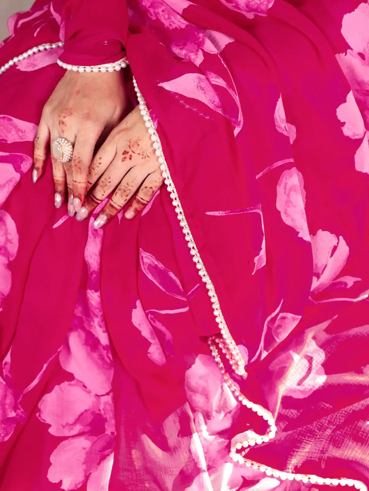 Pink Chiffon Printed Saree - Image 4
