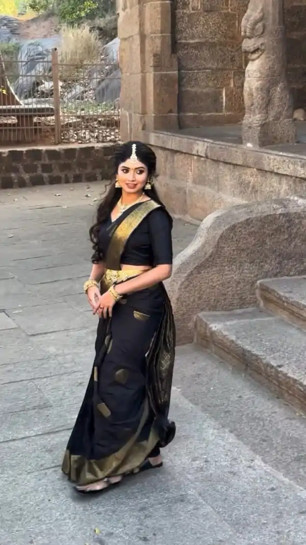 Black Butti Jacquard Saree
