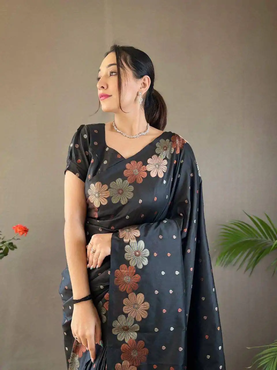 Black Soft Lichi Silk Cloth With Lace Saree - Image 2