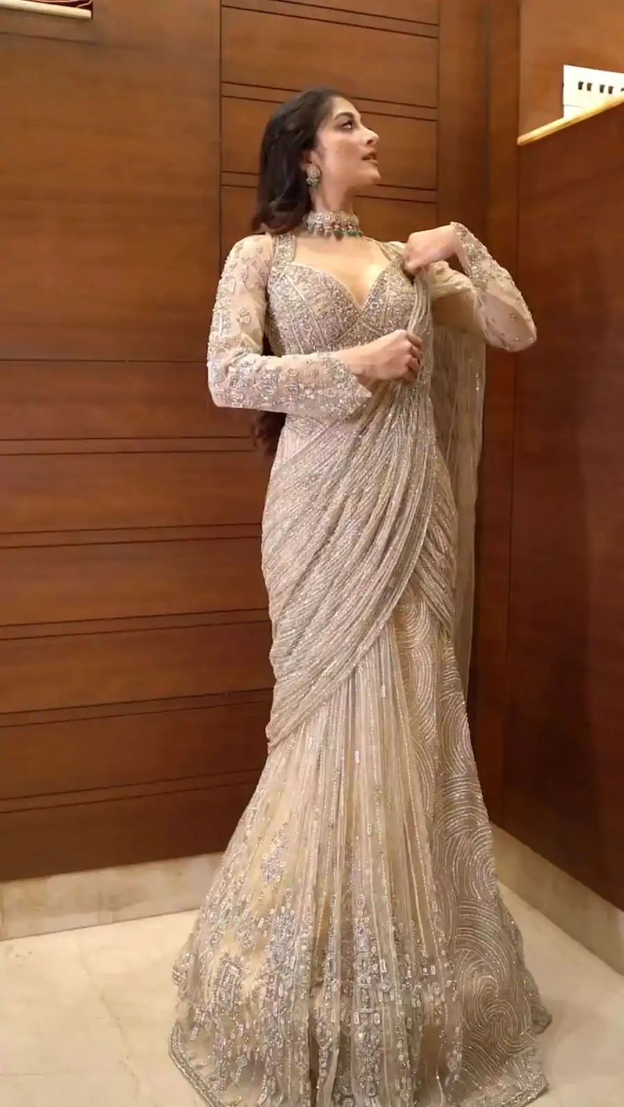 Cream Butterfly Net Embroidery Work Saree - Image 2