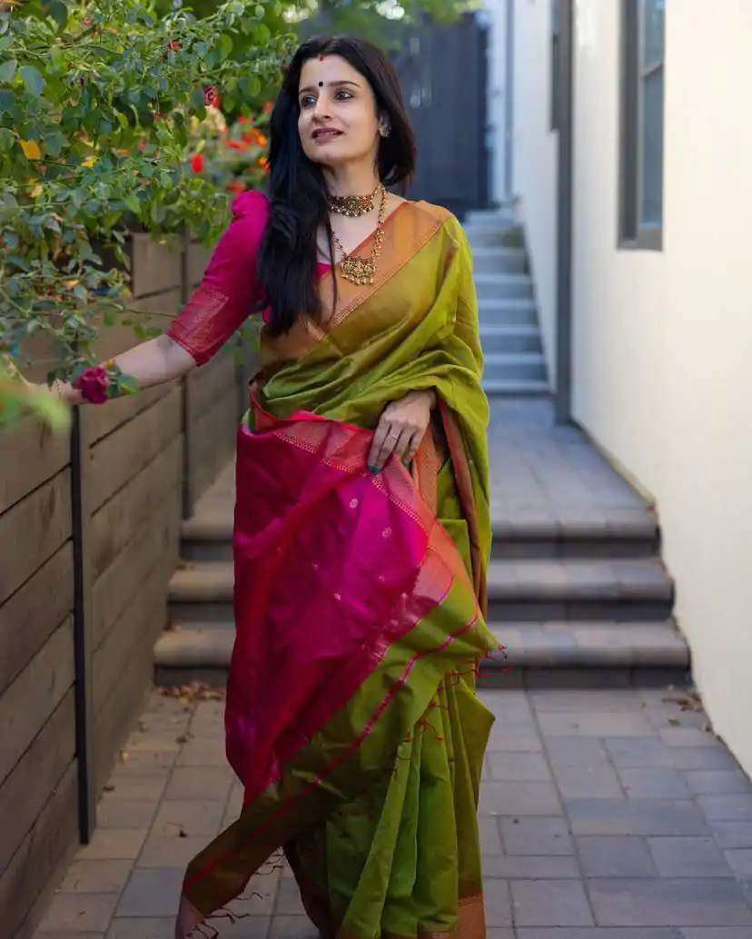Green Soft Lichi Silk Jacquard Saree - Image 3