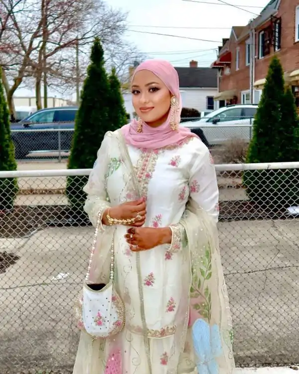 Off White Chinon Embroidery Work Salwar Suit