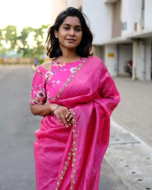 Pink Gold Crush Lace Border Work Saree