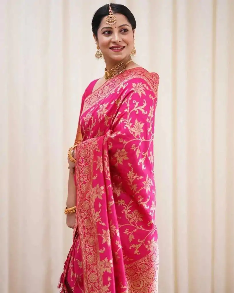 KP 4077 Pink Soft Lichi Silk Saree Perfect for Wedding, Party, Baisakhi, Temple Visit, Anniversary . Best Price ₹1349. Delivery 4-6 Working Days. | Designer Sarees, Embroidered Sarees, Sarees, Bollywood Sarees, Creative Sarees, Ethnic Saree, Modern Digital sarees, Party Wear Sarees