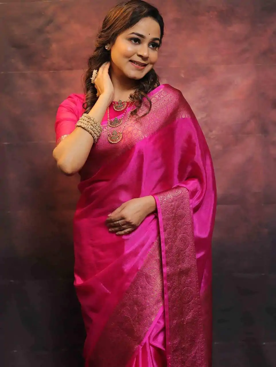 Pink Soft Lichi Silk Lace Border Saree - Image 2
