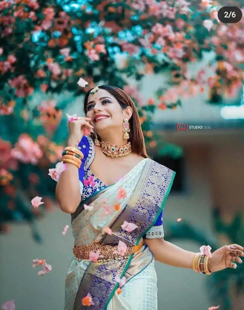 Royal Blue Soft Lichi Silk Lace Work Saree - Image 2