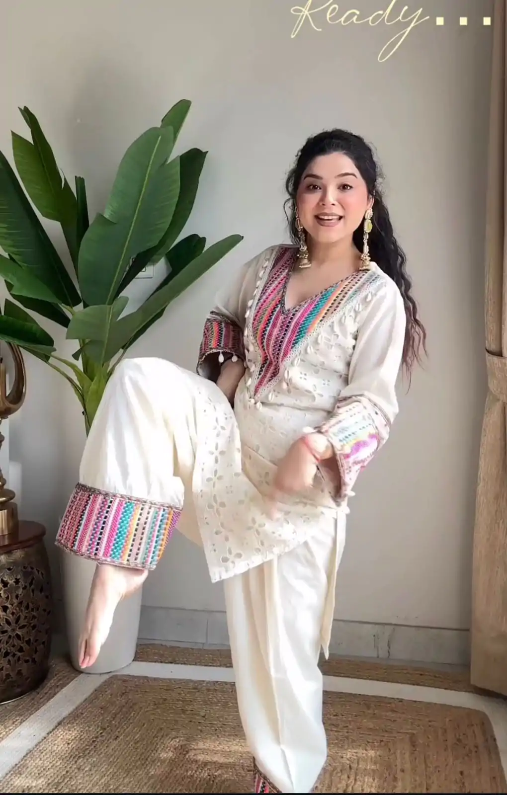 White Khadi Cotton Thread Work Salwar Suit - Image 4