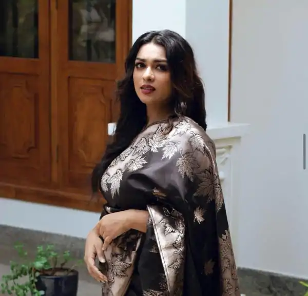 Black Soft Lichi Silk Rich Pallu Work Border Saree