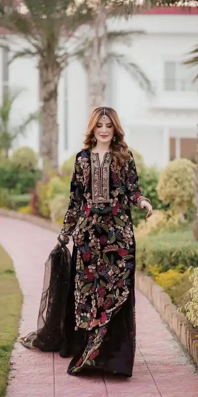 AD 061 Black Viscose velvet Lehenga Choli Perfect for Wedding, Party, Traditional Day, Holi, Ethnic Day – . Affordable Price ₹3099. Delivery 4-6 Worki | Lehenga, Bollywood Lehenga, Creative Lehenga, Designer Lehenga, Embroidered Lehenga, Party Wear Lehenga