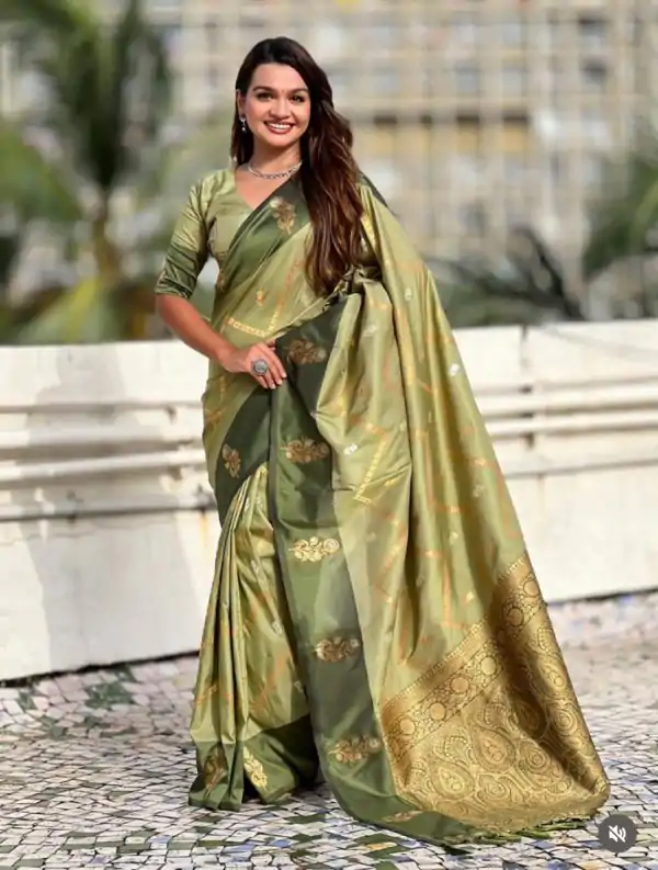Green Banarasi Silk Weaving Zari Work Saree