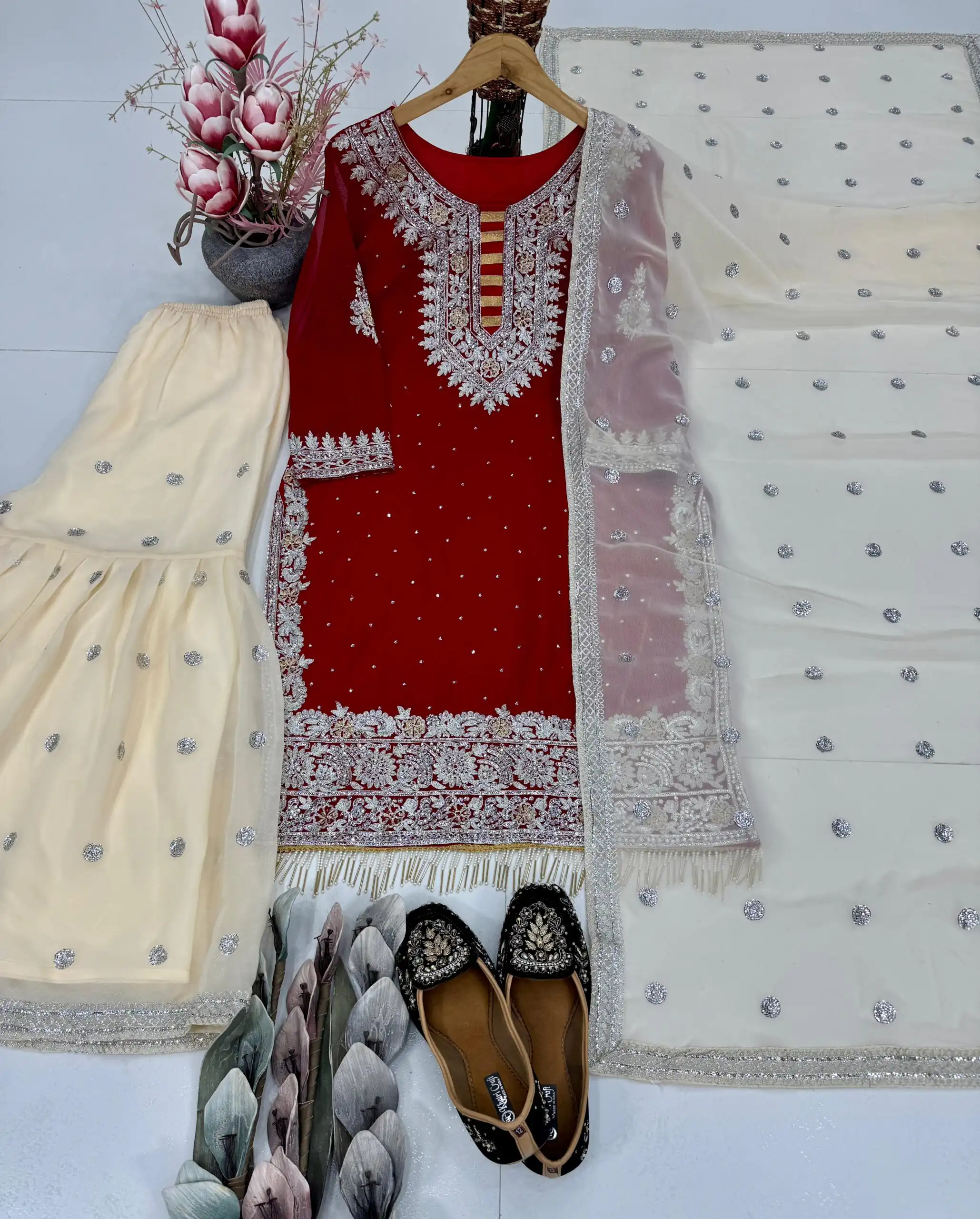 Maroon Georgette Lace Work Salwar Suit - Image 2