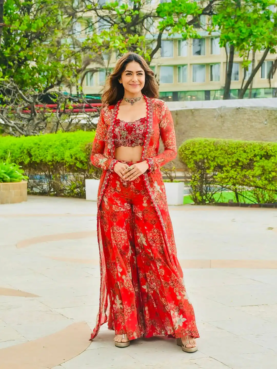 Red Tubby Silk Digital Print Embroidery Salwar Suit